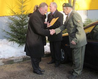Už dovanotas eglutes bus dėkingos 145 Telšių rajono šeimos