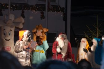 Telšiuose įvyko Kalėdų eglės įžiebimas