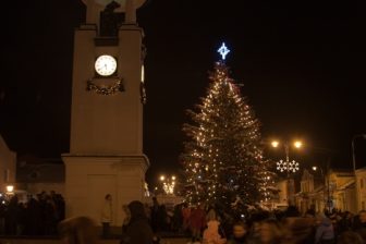 Telšiuose įvyko Kalėdų eglės įžiebimas