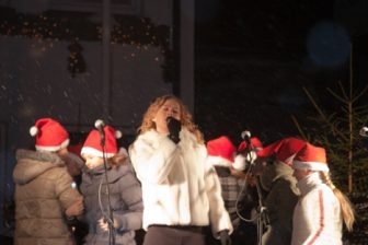 Telšiuose įvyko Kalėdų eglės įžiebimas